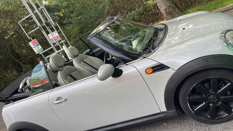 Mini, CONVERTIBLE, Convertible, 2013, Manual, 1598 (cc), 2 doors