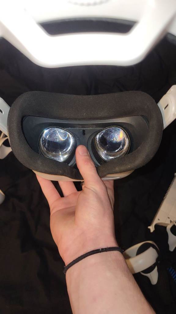 oculus quest 2 + accessories 