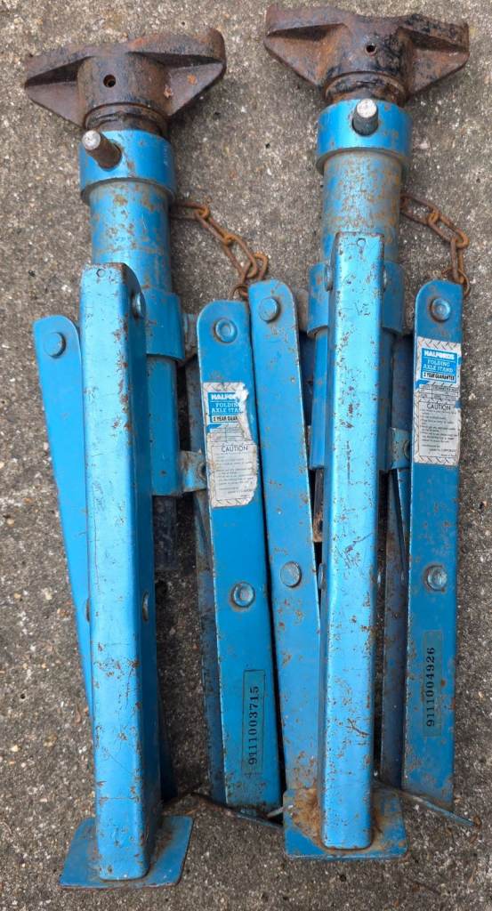 HALFORDS 2T Folding Axle Stands. READ DESCRIPTION PLEASE.