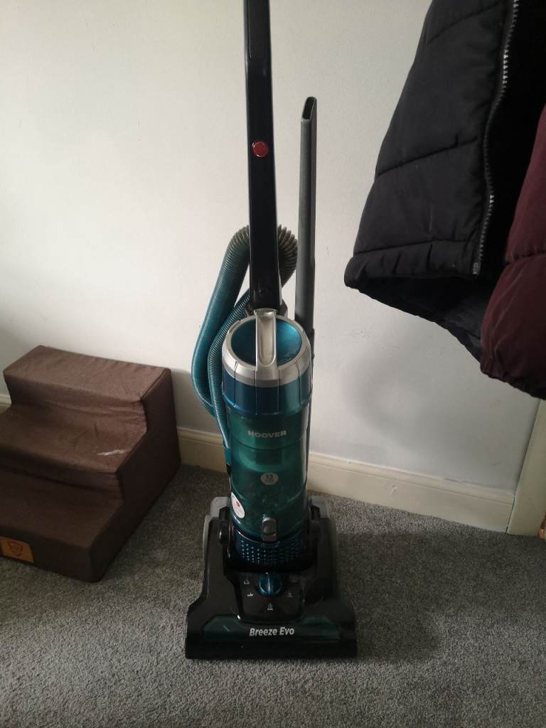 Vax Breeze Evo Bagless Upright Vacuum Cleaner – Good Condition