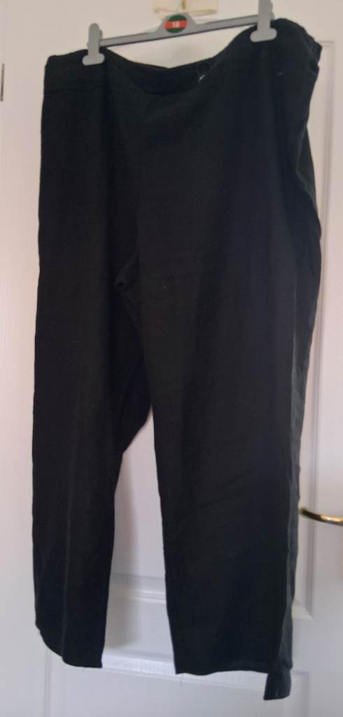  LADIES “E” BLACK LINEN TROUSERS. PULL ON. SIZE 26. 
