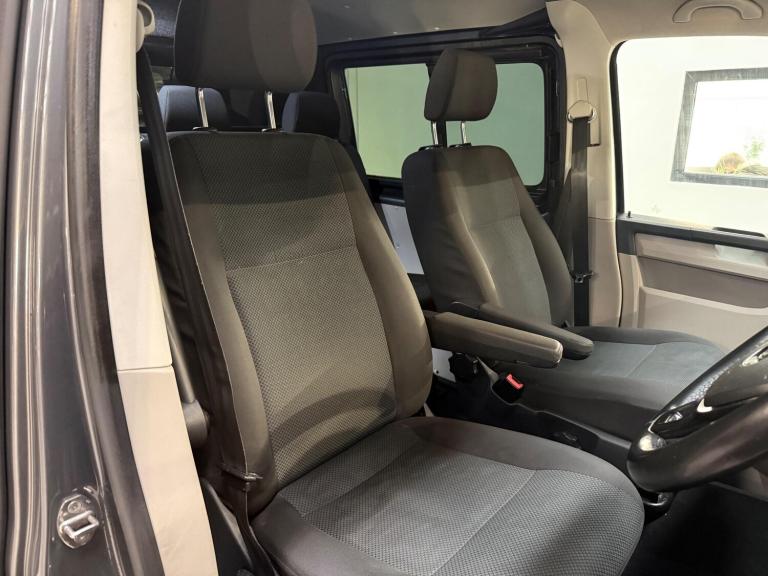  Volkswagen Transporter 2.0 TDI T32 Highline Kombi DSG FWD SWB Euro 6 (s/s) 5dr Diesel Automatic