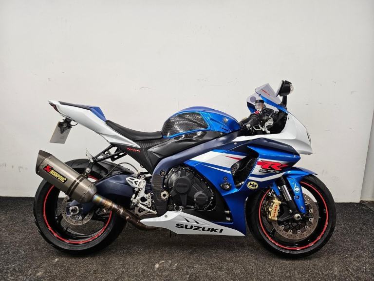 SUZUKI GSXR1000 ** AKRAPOVIC EXHAUST - BREMBO BRAKES -12 MONTH MOT **