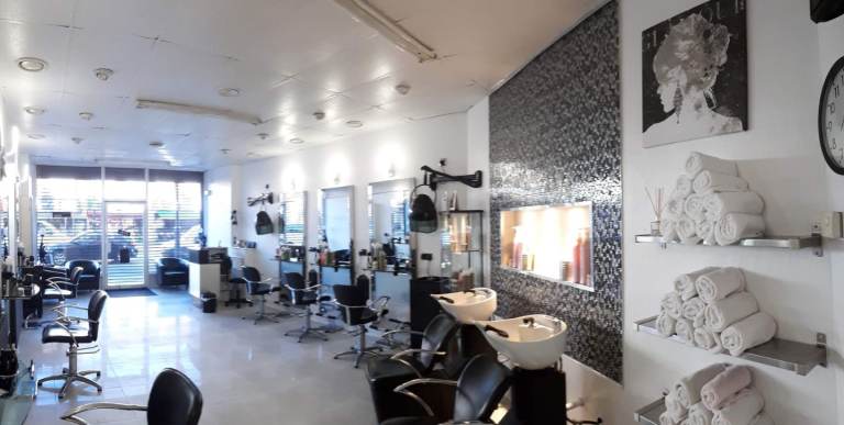 URGENT SALE Unisex Hairdressers & Beauty Salon For Sale
