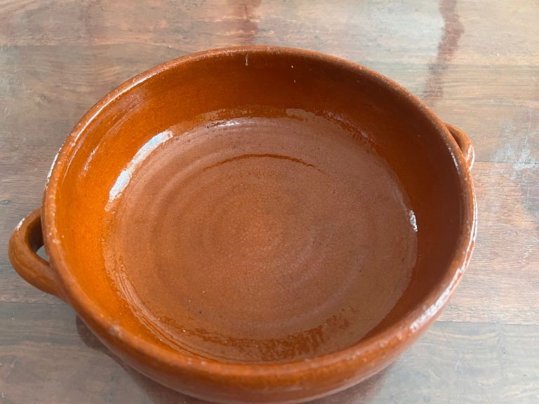 Terracotta bowl with handles