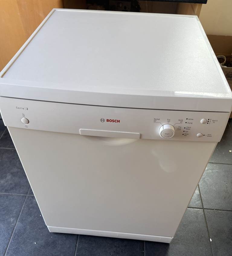Bosch Freestanding Series 2 Dishwasher White SMS24AW01G Model 60 cm Width Excellent Working Order