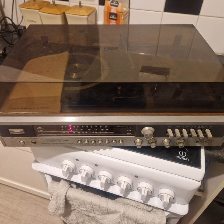 Soniko-1000 retro integrated stereo music 