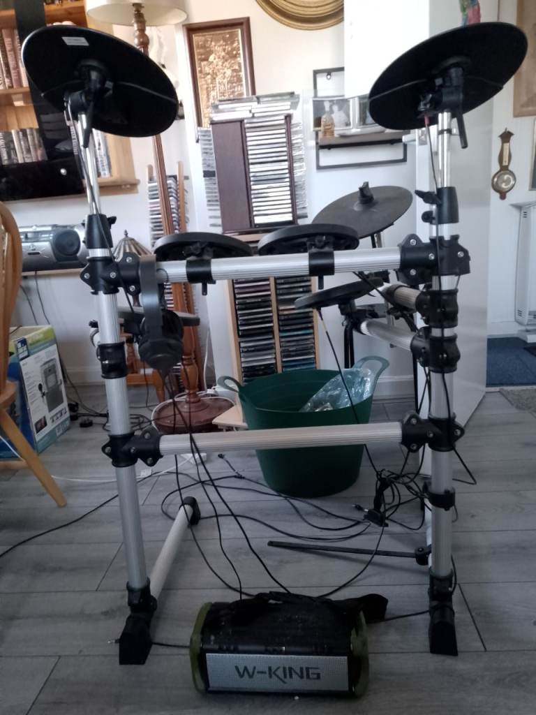 Electronic drum kit