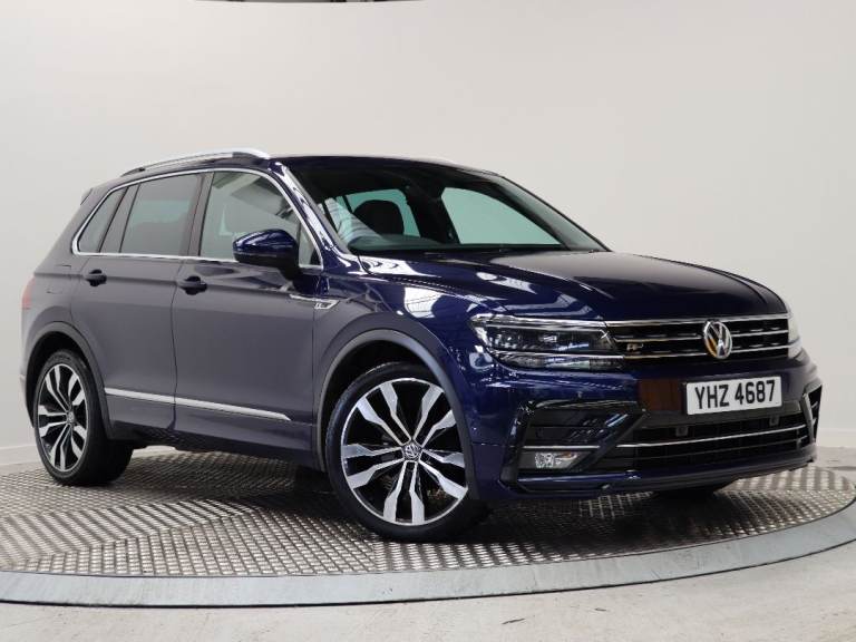 Tiguan R-Line 150 2.0 TDi Panoramic sunroof, heated seat, camera, carplay.