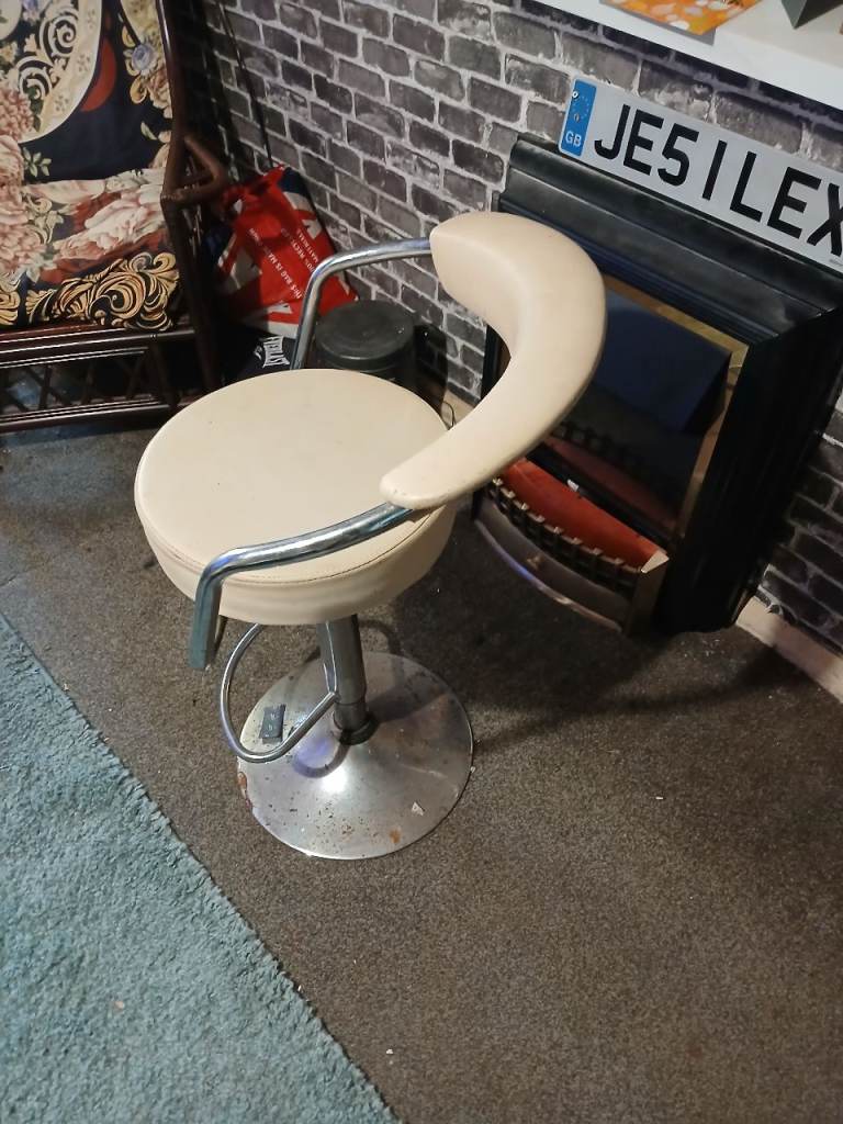 Breakfast bar stools x