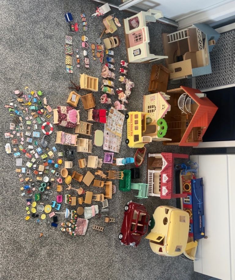 Large Sylvanian Families Bundle – Houses, Figures, Furniture, Vehicles