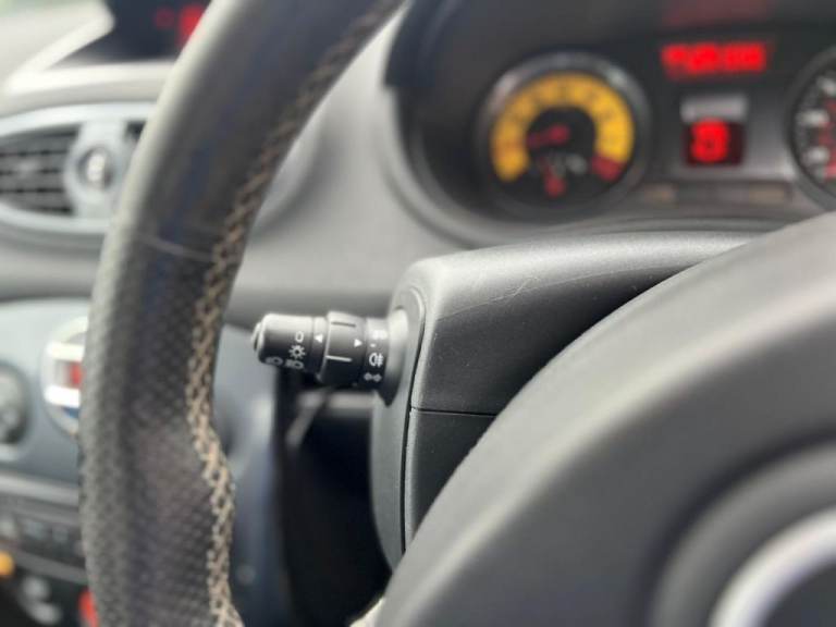  Renault Clio 2.0 16V RenaultSport 200 3dr Petrol