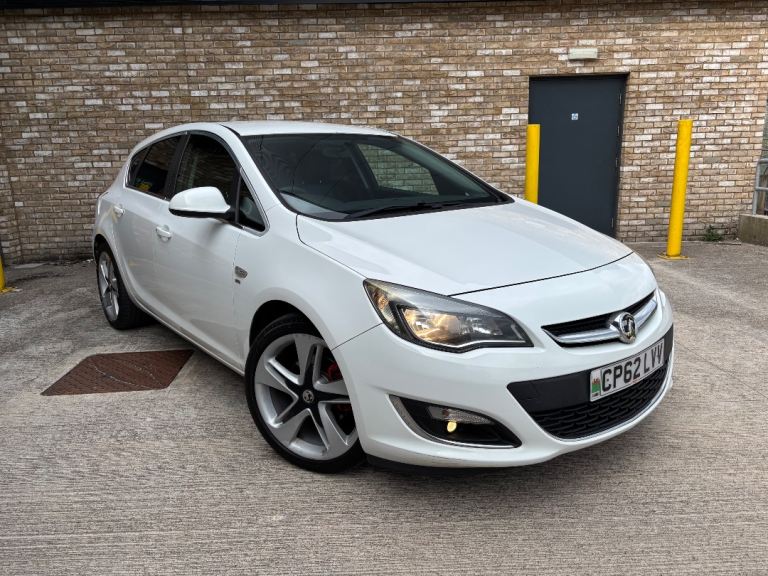 Vauxhall, ASTRA, Hatchback, 2013, Manual, 1956 (cc), 5 doors