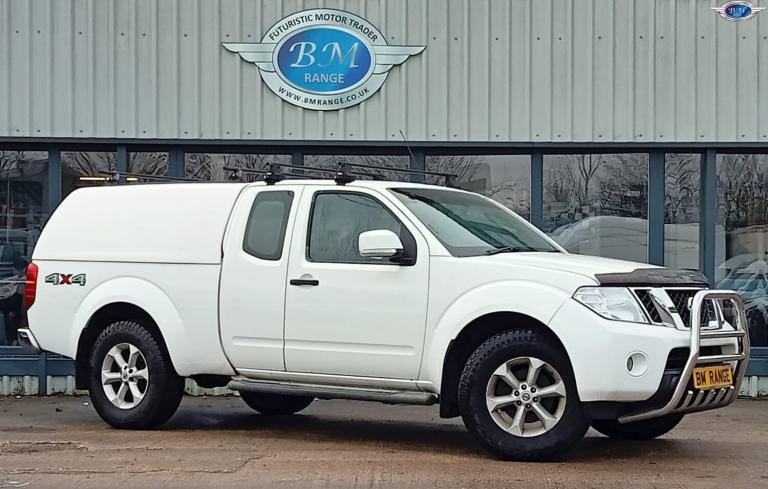 NISSAN NAVARA 2.5 dCi Acenta White Manual Diesel 2011