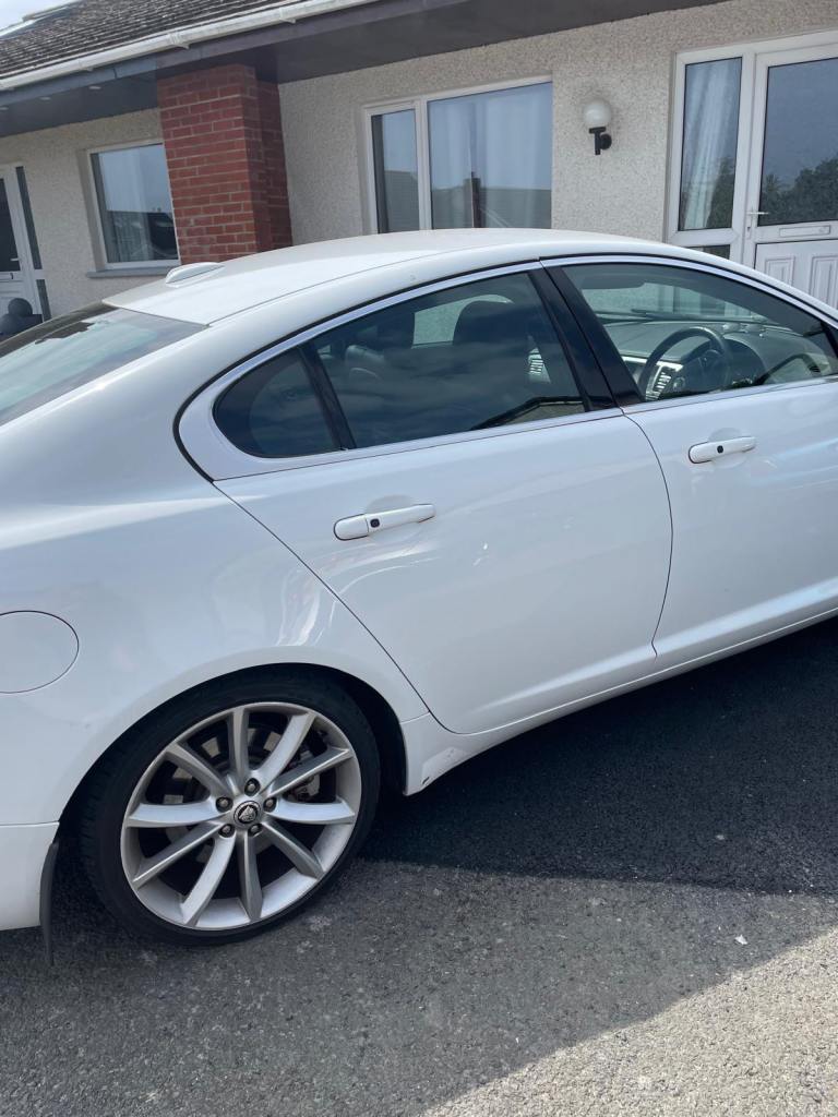 Jaguar 2011 xf saloon 3.0 v6