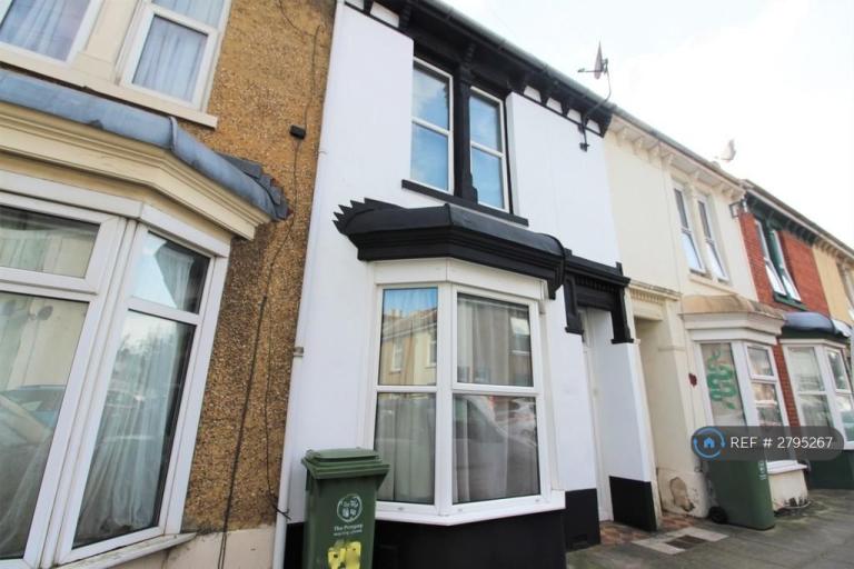 4 bedroom house in Reginald Road, Southsea, PO4 (4 bed) (#2795267)