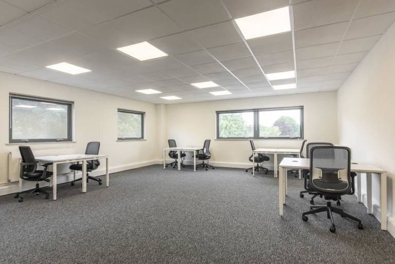 Chepstow - NP16 5UH \ Serviced Office for Rent with 5-Desk Capacity