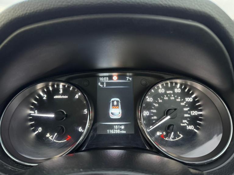 2015 Nissan Qashqai 1.6 dCi Tekna 5dr HATCHBACK Diesel Manual