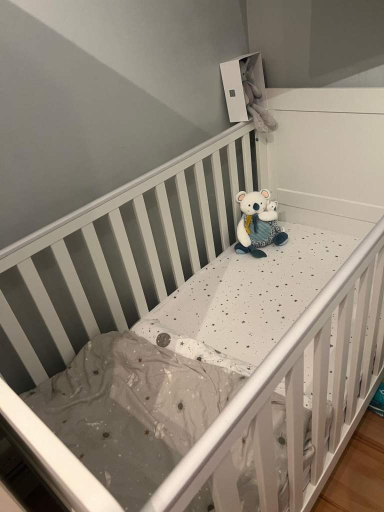 Mamas & Papas Mia Sleigh Cotbed + Mattress – Unused – White