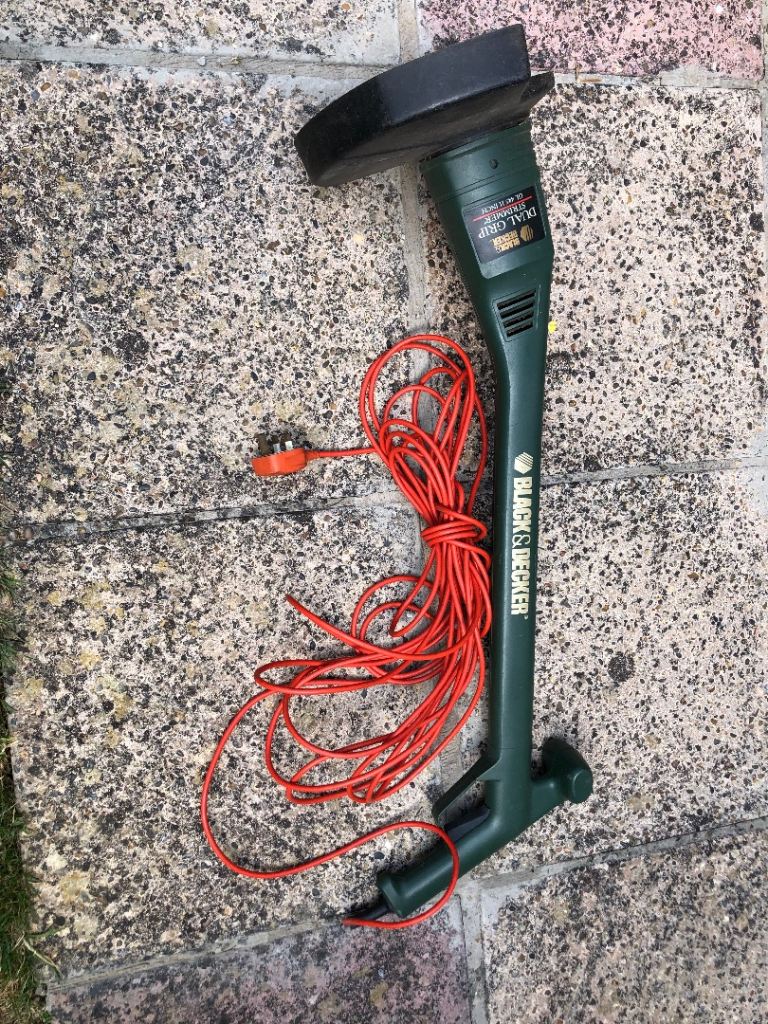 Black & Decker Grass Trimmer with Cord – Good Condition