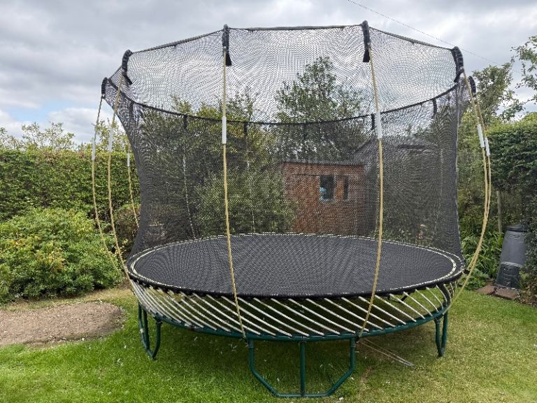 Springfree Trampoline - 12ft round