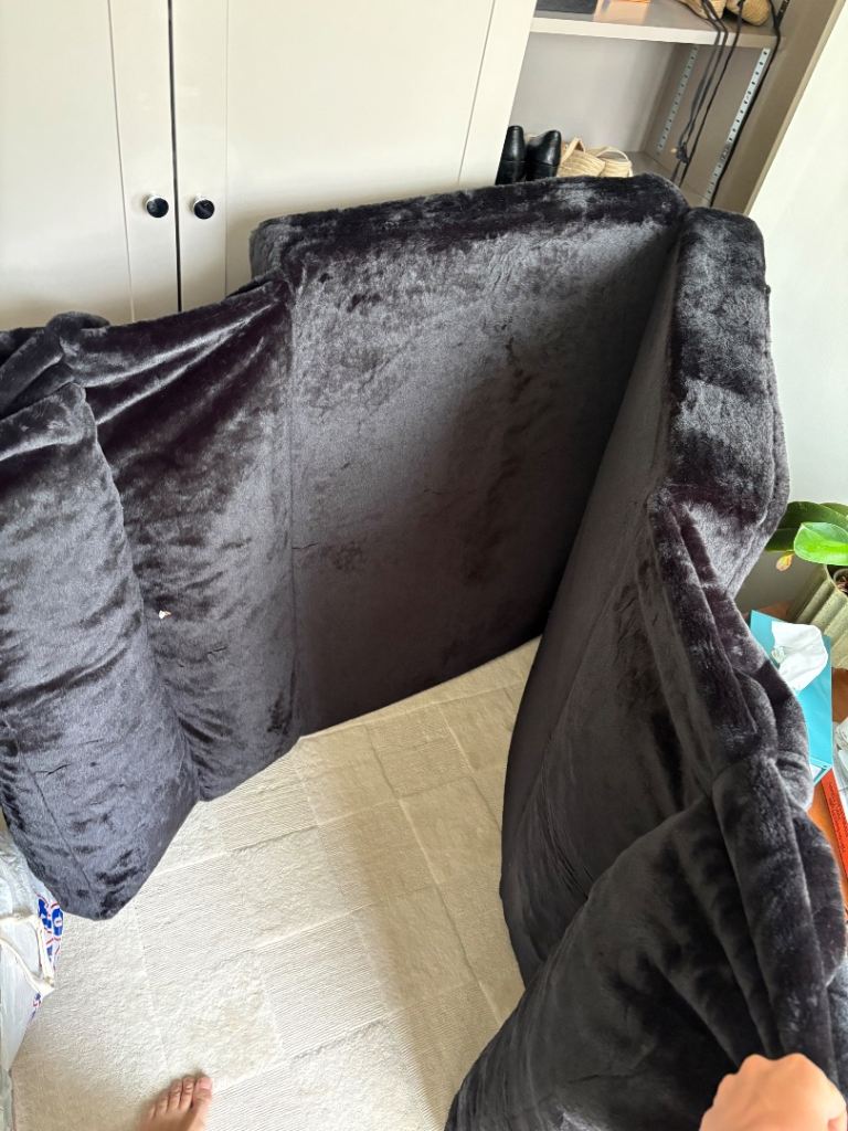 Velvet bed 