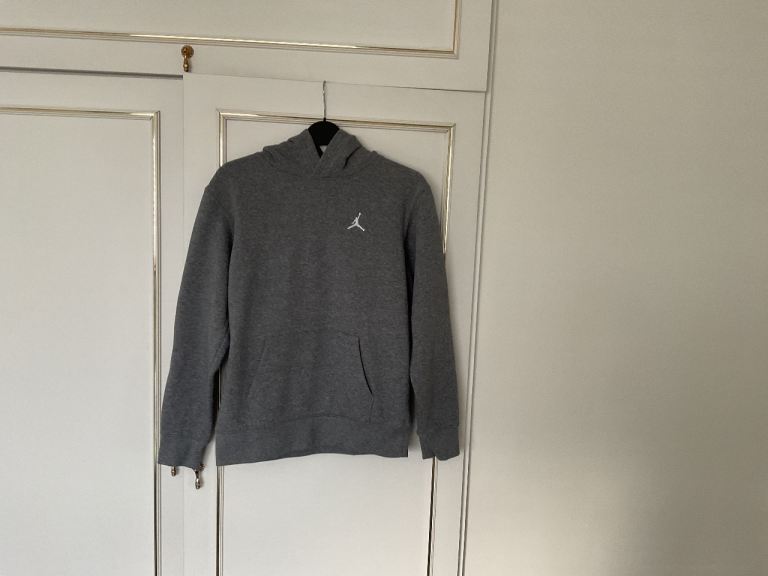 Boy’s JORDAN  hoodie grey age 12/13 years - new condition - unworn