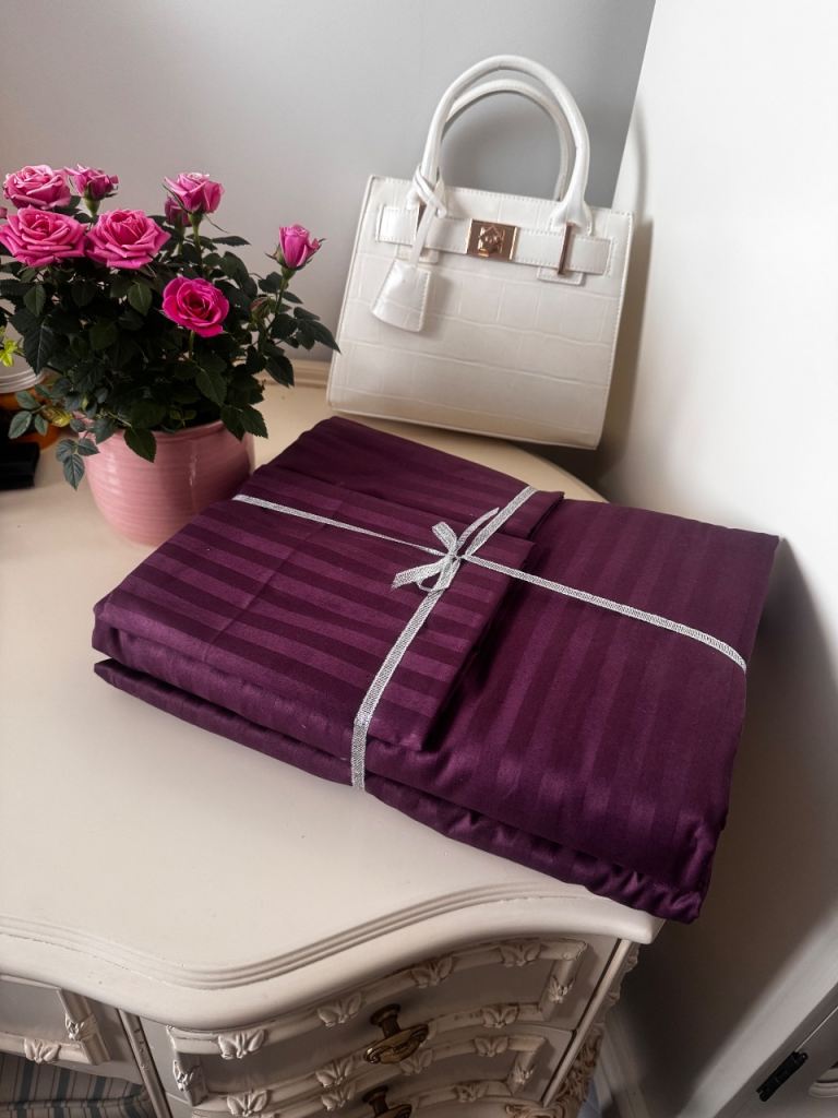 New! Luxury Satin Double Bedding Set, 4 Pcs, incl deep 30 cm fitted sheet (160x200cm)