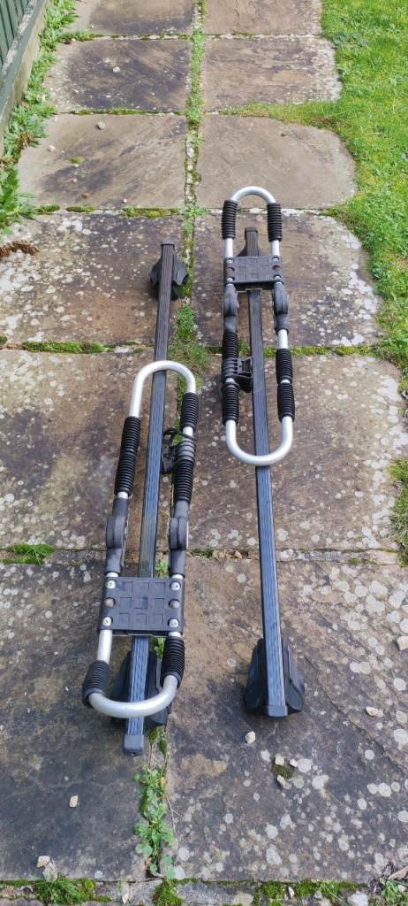 roof-mounted bike carrier