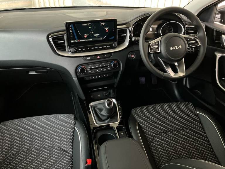 2025 Kia Ceed 1.5T GDi ISG 138 3 5dr Hatchback PETROL Manual