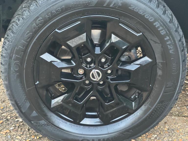  Nissan Navara 2.3 dCi N-Guard Auto 4WD Euro 6 4dr Diesel Automatic