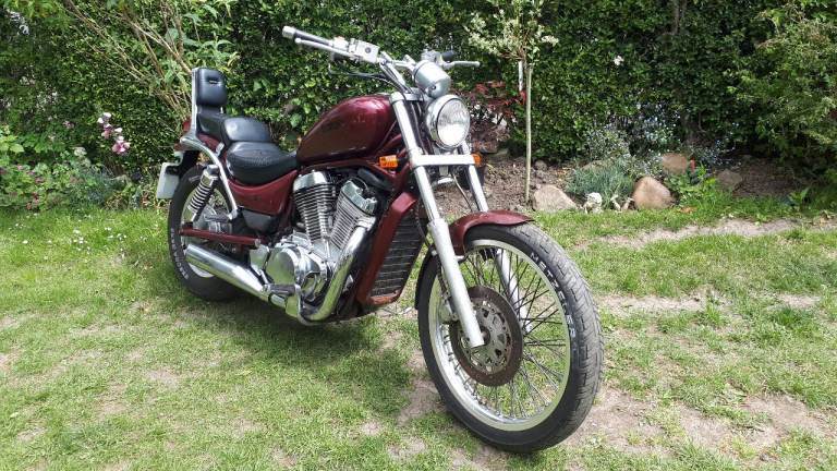 Suzuki Intruder 1994 400 chopper style motorbike