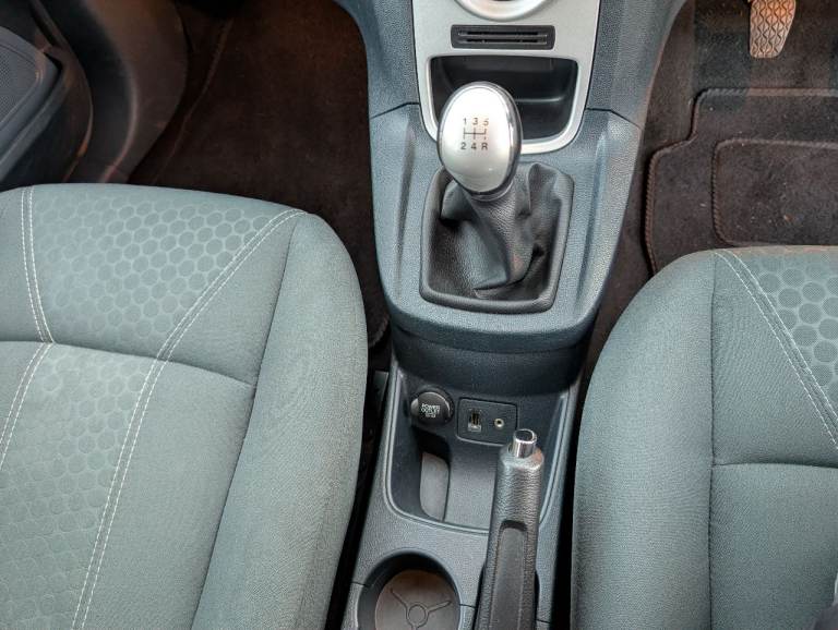 Ford, FIESTA, Hatchback, 2011, Manual, 1388 (cc), 5 doors