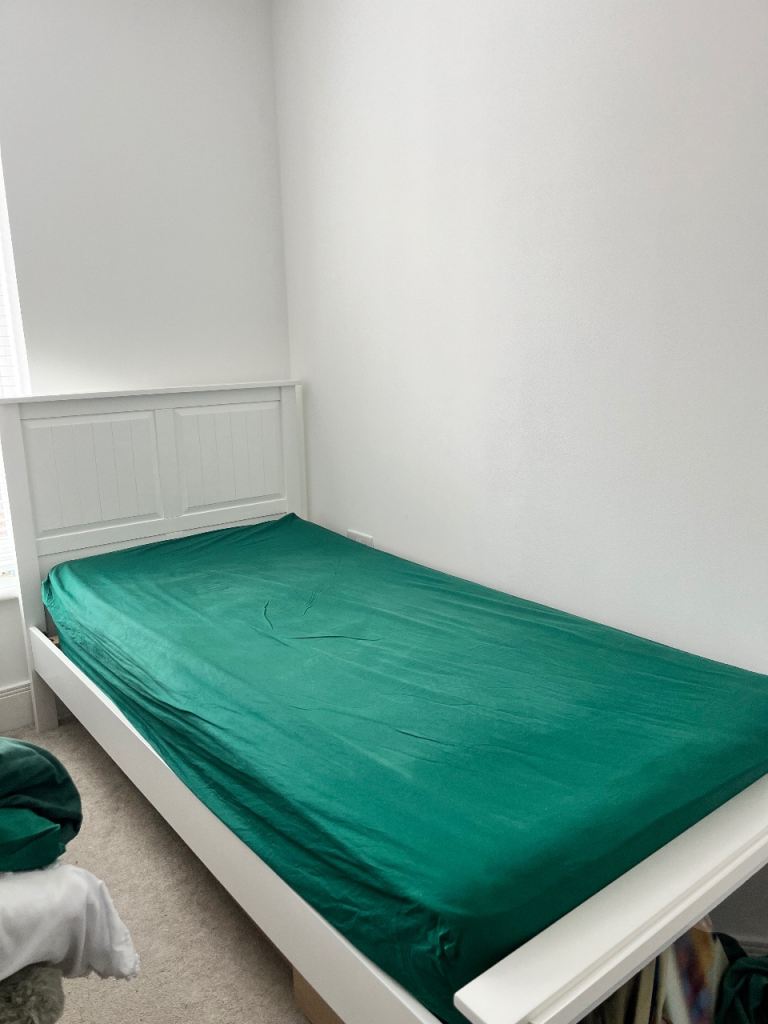 Single white bed 