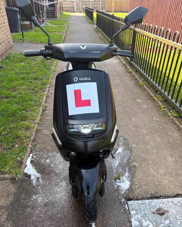 2022 Yadea S-LIKE (YD1200D-11) Electric Moped – 3,000 Miles 