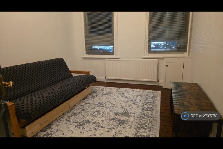 2 bedroom flat in Holloway Road, London, N19 (2 bed) (#2737270)