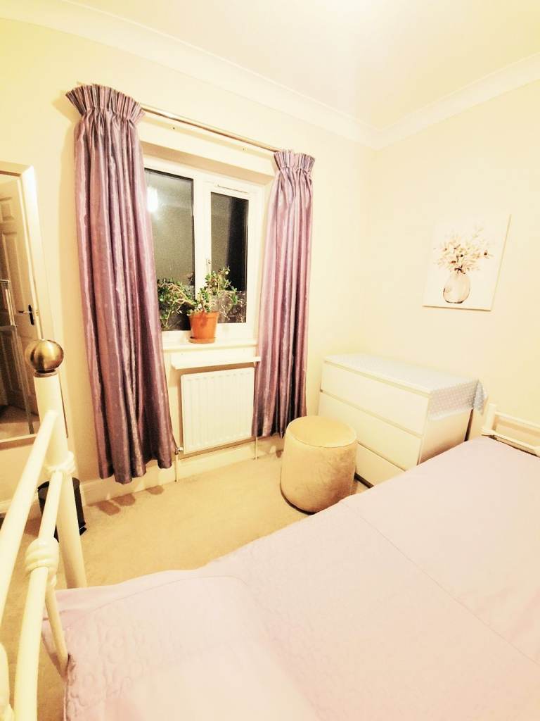 Single and Double room for rent 