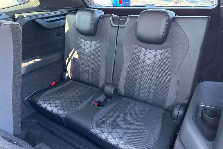 2025 Volkswagen Touran 1.5 eTSI R-Line 5dr DSG7 [7 Seat] Estate PETROL Automatic