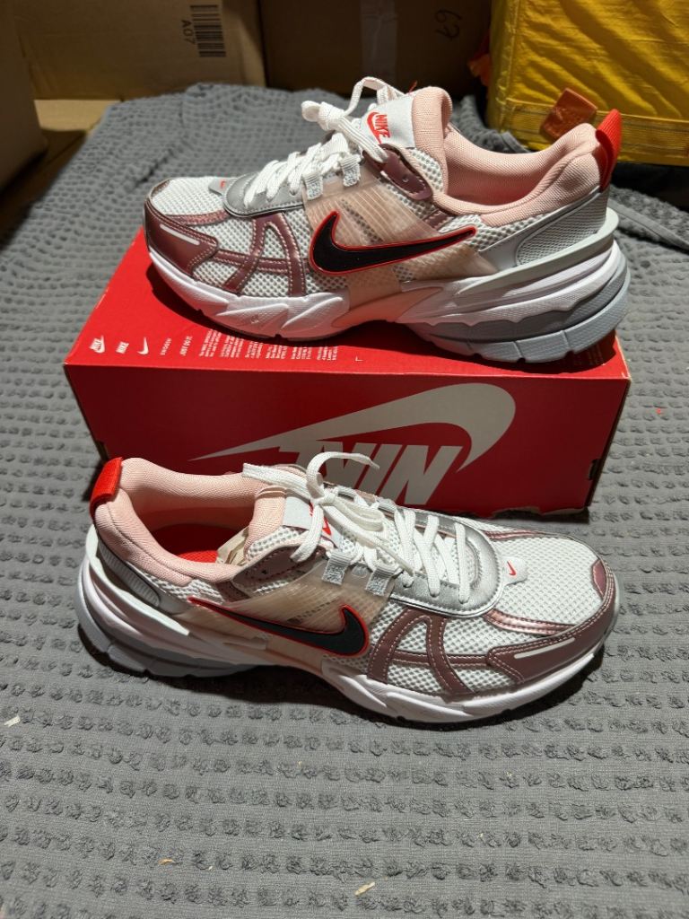 New Nike v2k Trainers HF9997-100 - White/Pink, UK 9