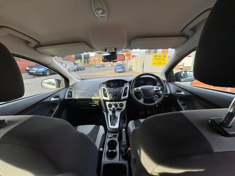 2013 Ford Focus 1.6 125 Zetec 5dr Powershift HATCHBACK Petrol Automatic