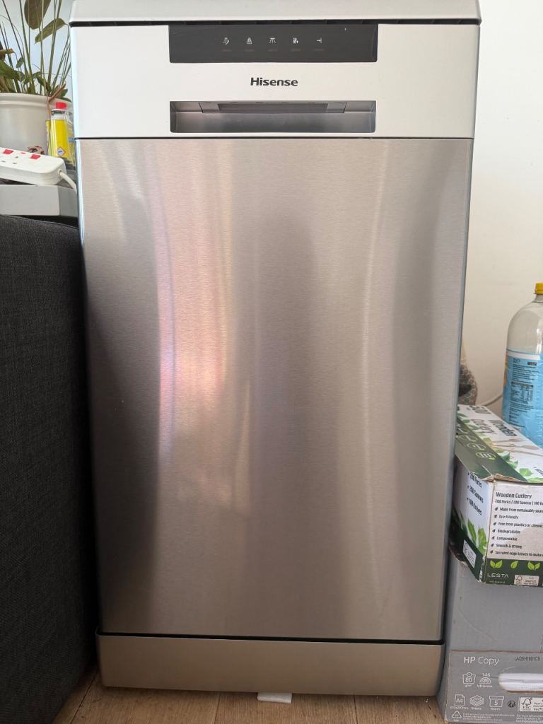 Hisense Slimline Dishwasher HS523E15XUK – Stainless Steel, Perfect Condition