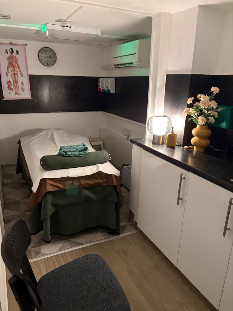 Beauty Therapy Room To Let