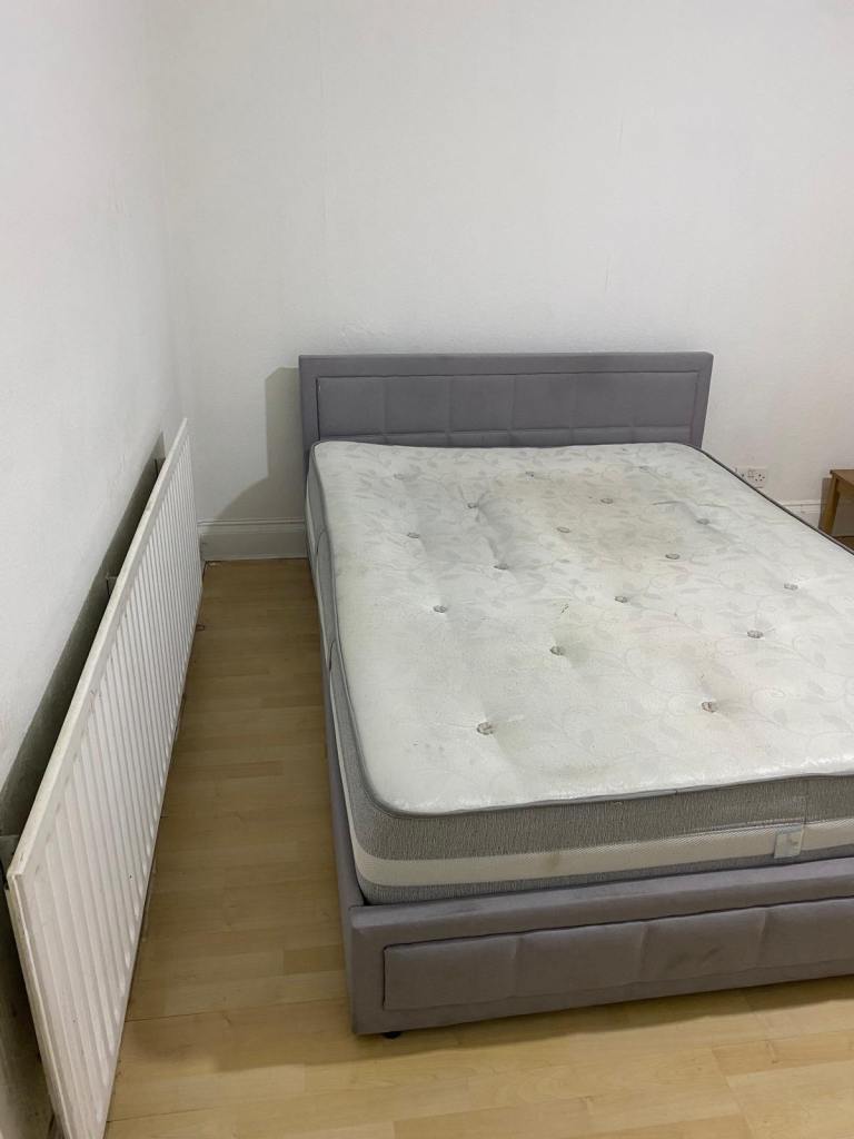 Double room Available in Le3 Narborough Rd Area Nice Clean Furnished Modern