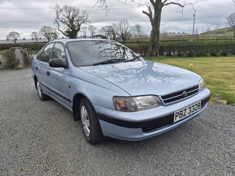 Toyota carina
