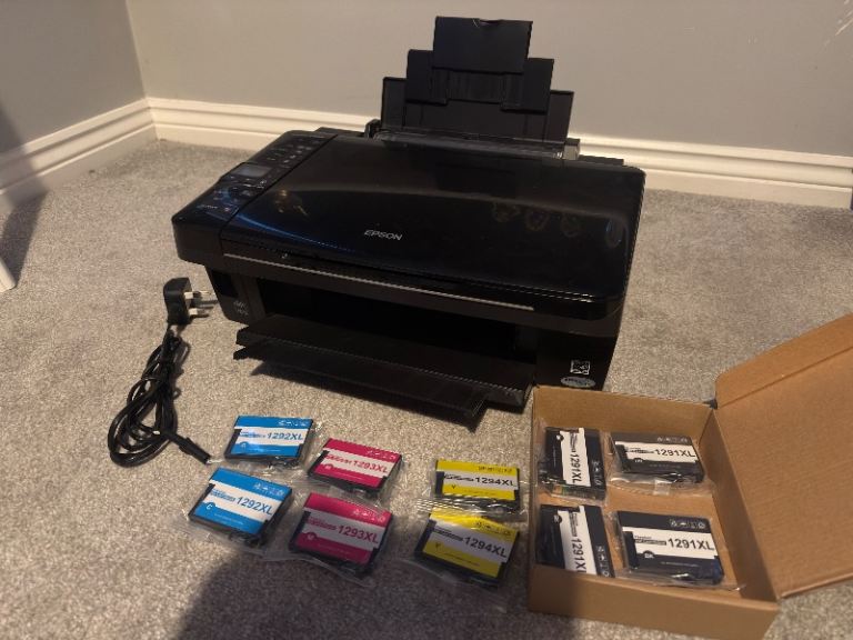 EPSON Printer and extra ink cartridges