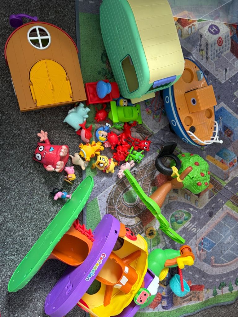 Free toys bundle 