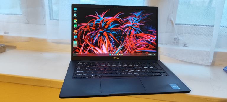 Dell Latitude 7330 2-in-1 12th 16gb ram 512gb ssd