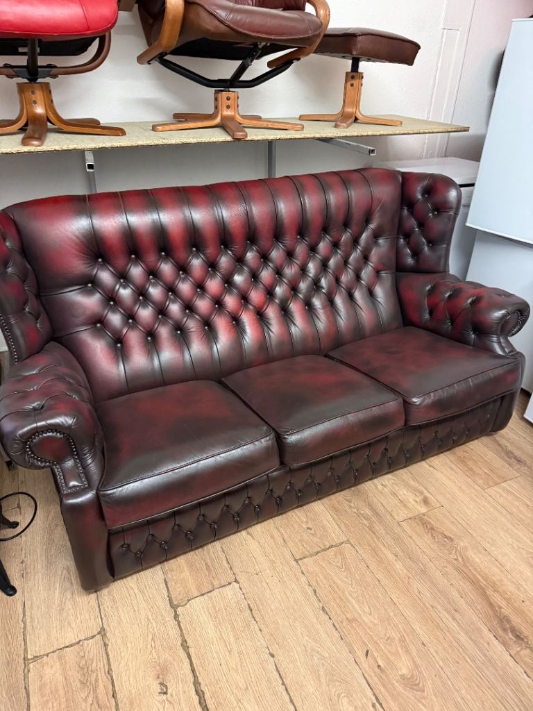 Quality second hand ox blood red chesterfield 3/1/1