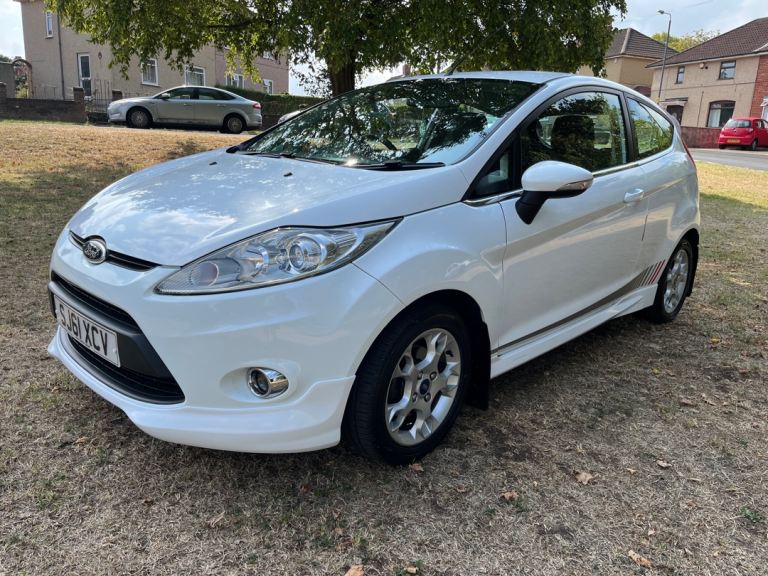 Ford Fiesta 1.2’5 ZETEC 61 Reg Long MOT Recent Service And Cambelt Ideal 1st Car