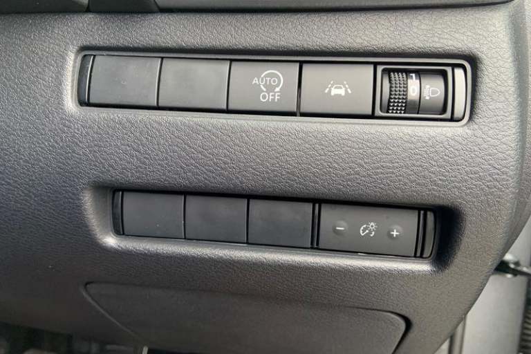 2021 Nissan Qashqai 1.3 DiG-T MH N-Connecta [Glass Roof] 5dr Manual Hatchback Petrol Manual